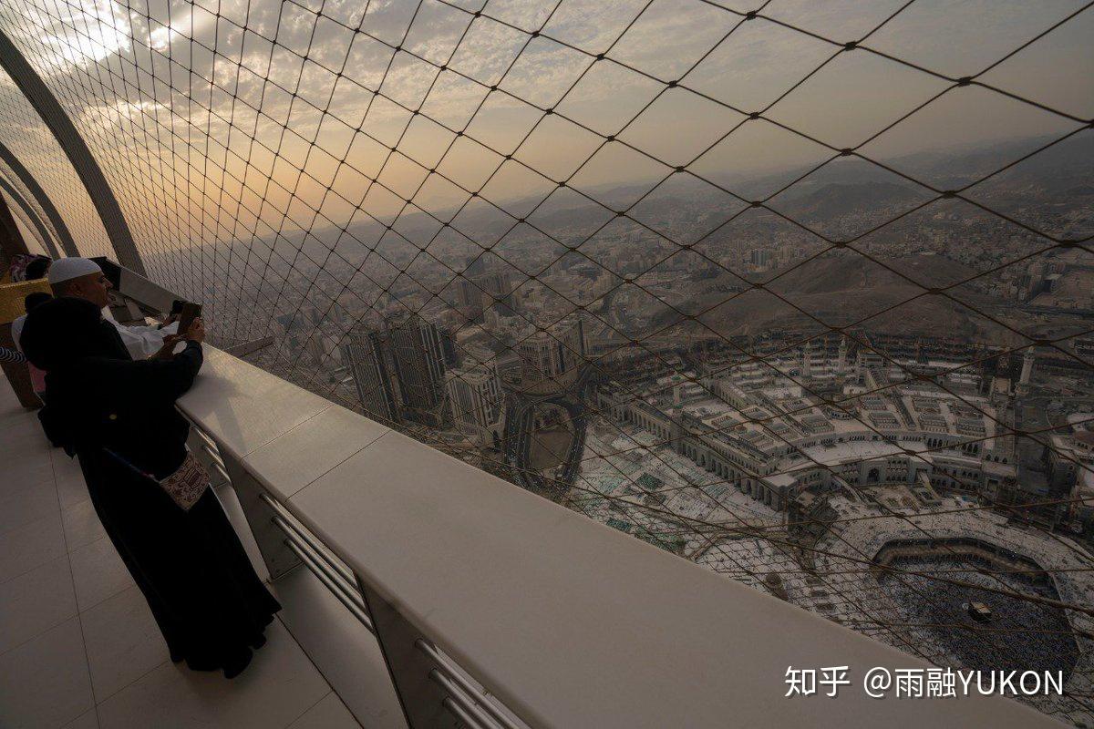 601米的全球最高钟塔:耗资1025亿,钟面直径43米25公里外都可见 - 知乎