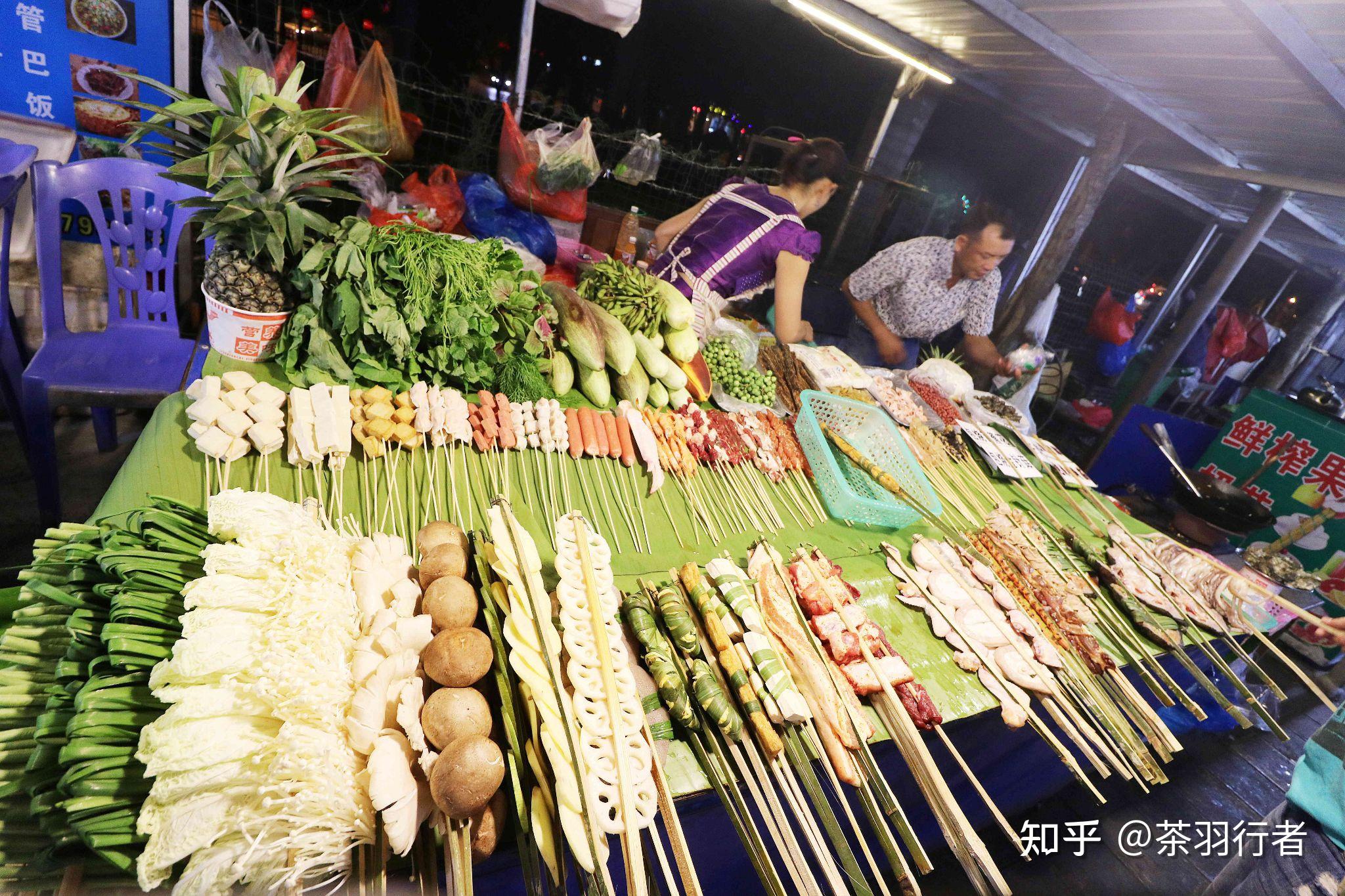 今天我说的是勐海最火爆的美食,那一定是勐海烧烤!