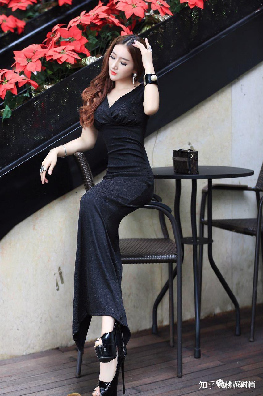开叉长裙高跟鞋眼花缭乱的性感扑面而来