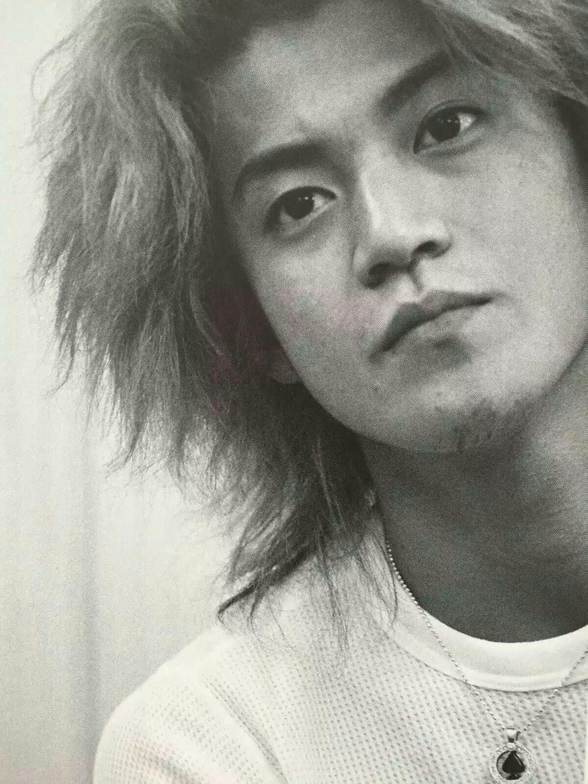 能否请各位发一下小栗旬的长发照片?