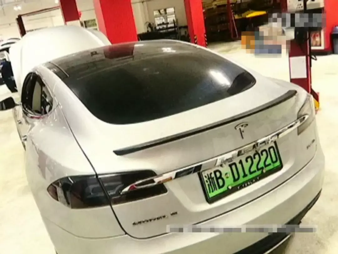 如何看待 4 月 21 日上海地下车库特斯拉 Mode