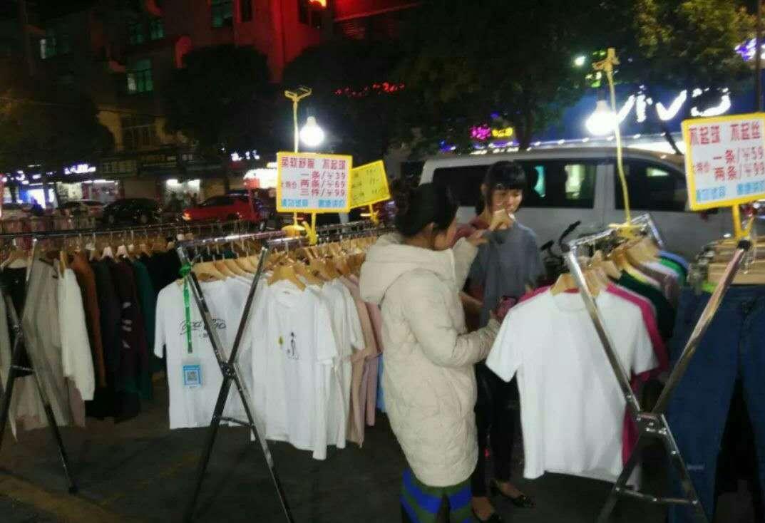 摆摊卖衣服如何月入过万