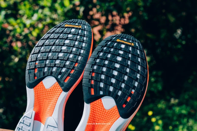 便宜跑鞋推荐短跑 v2-ab24cfd9cdc19e77f4e768f8dbb7533d_r.jpg