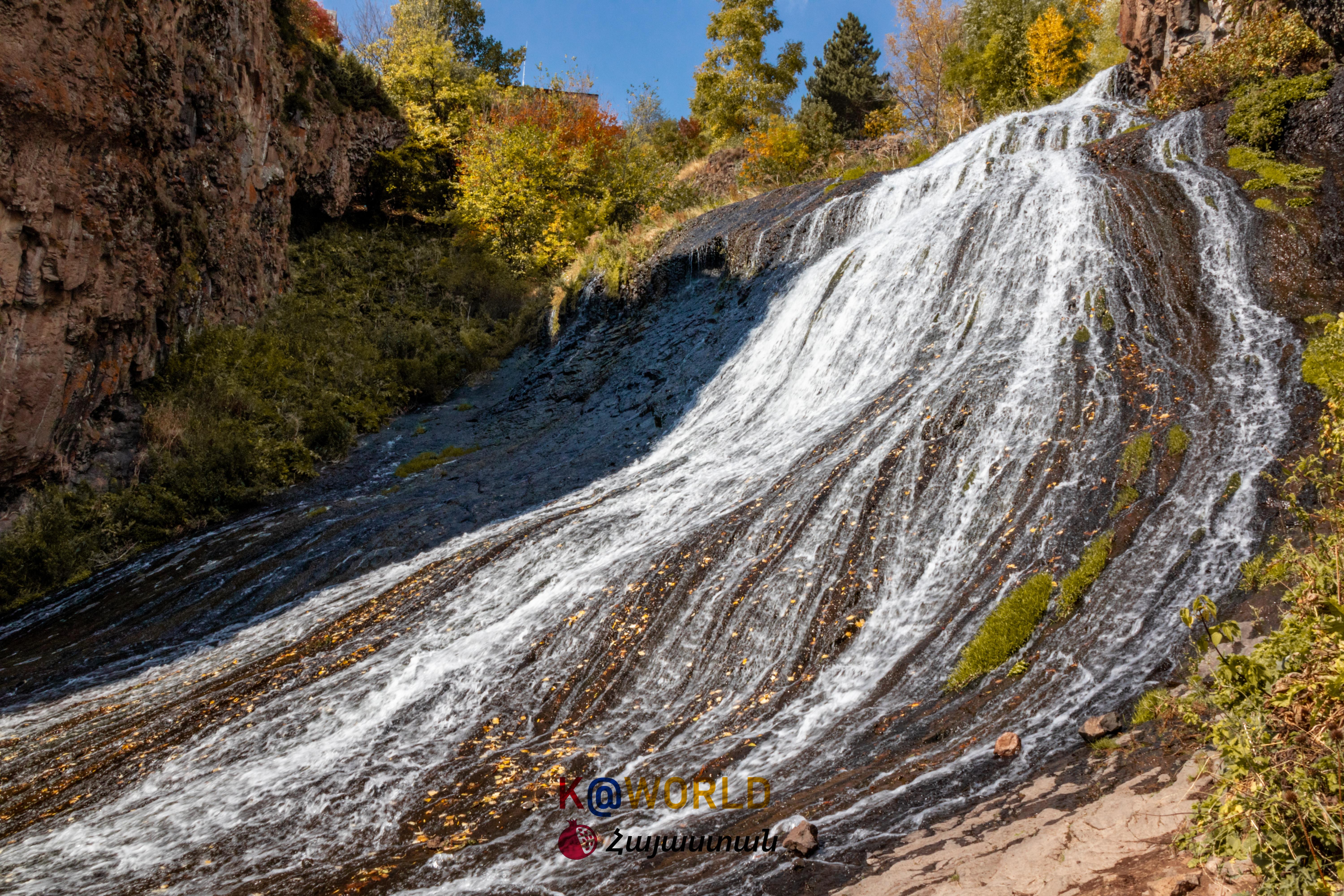 亚美尼亚day5温泉小城徒步高山深谷溪流瀑布