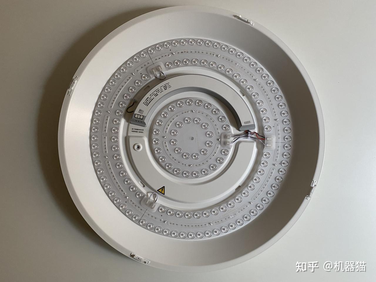 全光谱护眼吸顶灯怎么选?