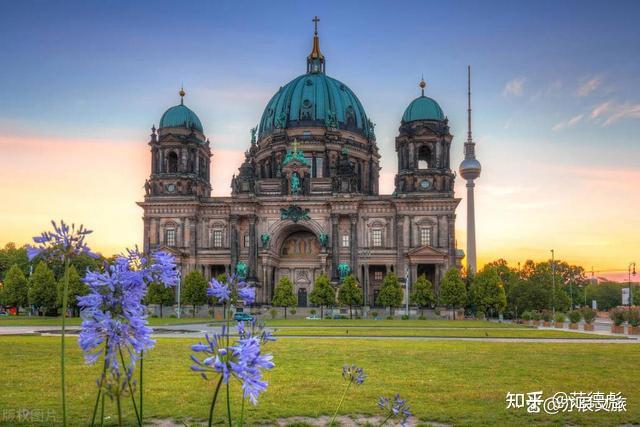 教堂玛利亚广场是位于慕尼黑市中心的一个历史悠久的广场,是德国最受