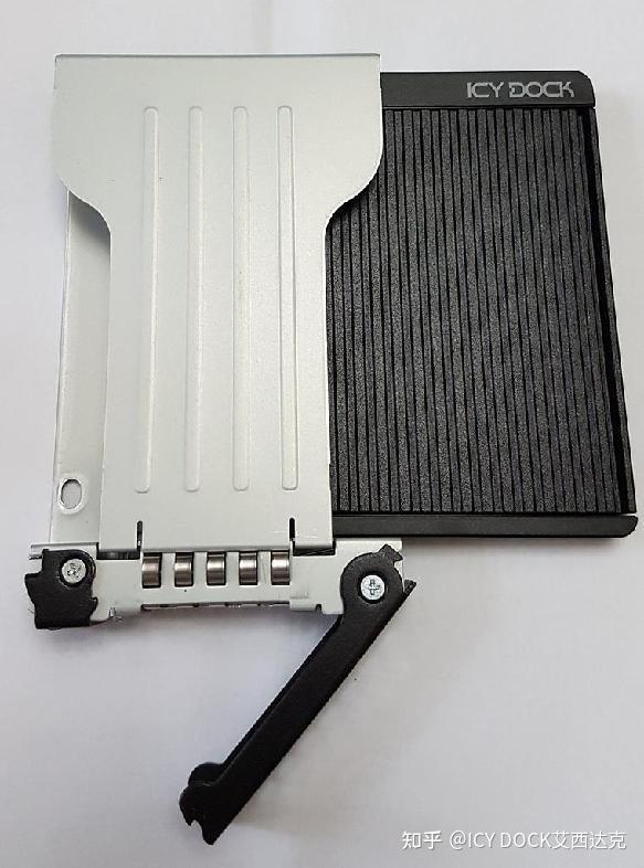 Icy dock mb705m2p b m 2 pcie nvme ssd 2 5 u 2 pcie ssd 