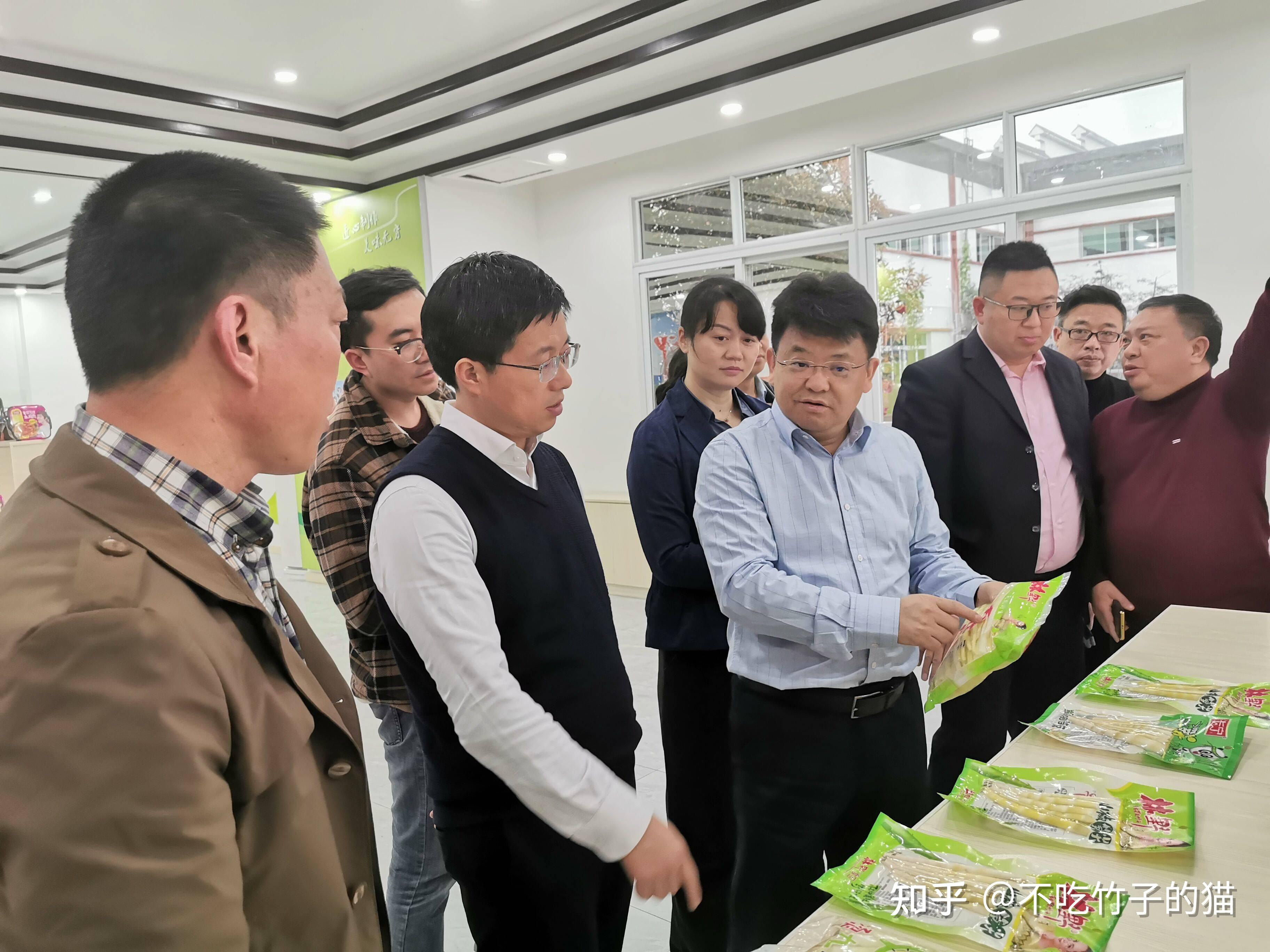 吴高波带队赴四川宜宾开展竹产业招商考察