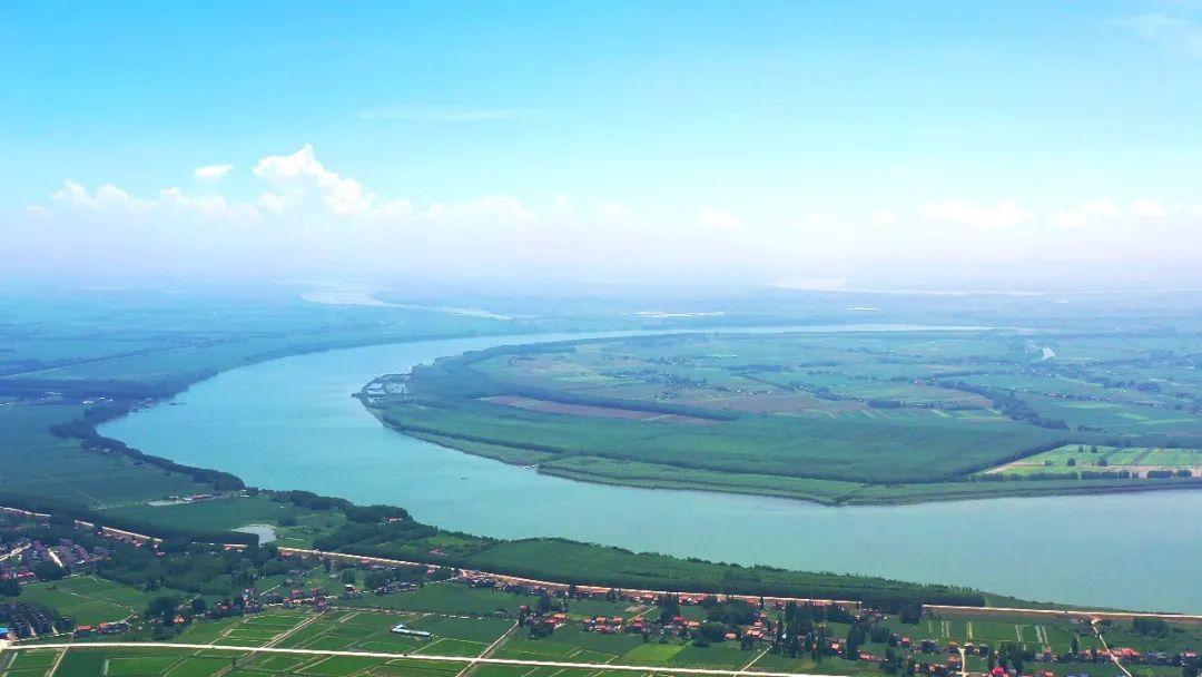 荆有云梦,豚跃鹿鸣