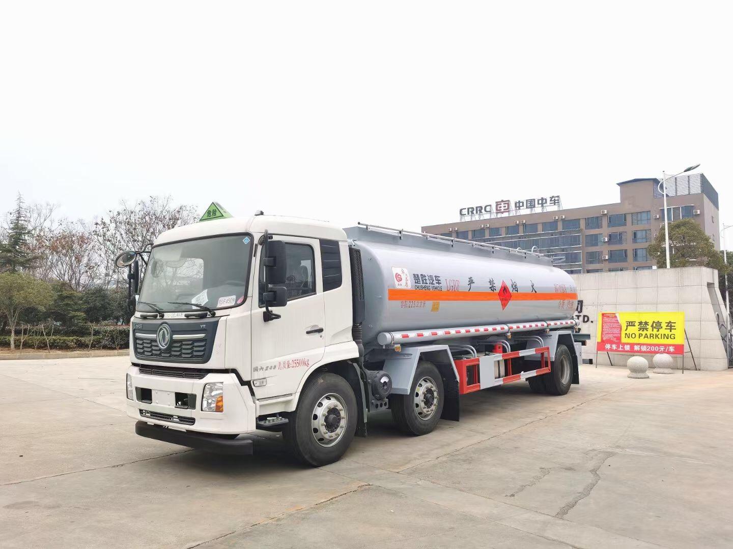 东风天锦小三轴油罐车225方运油车多少钱车型配置参数表