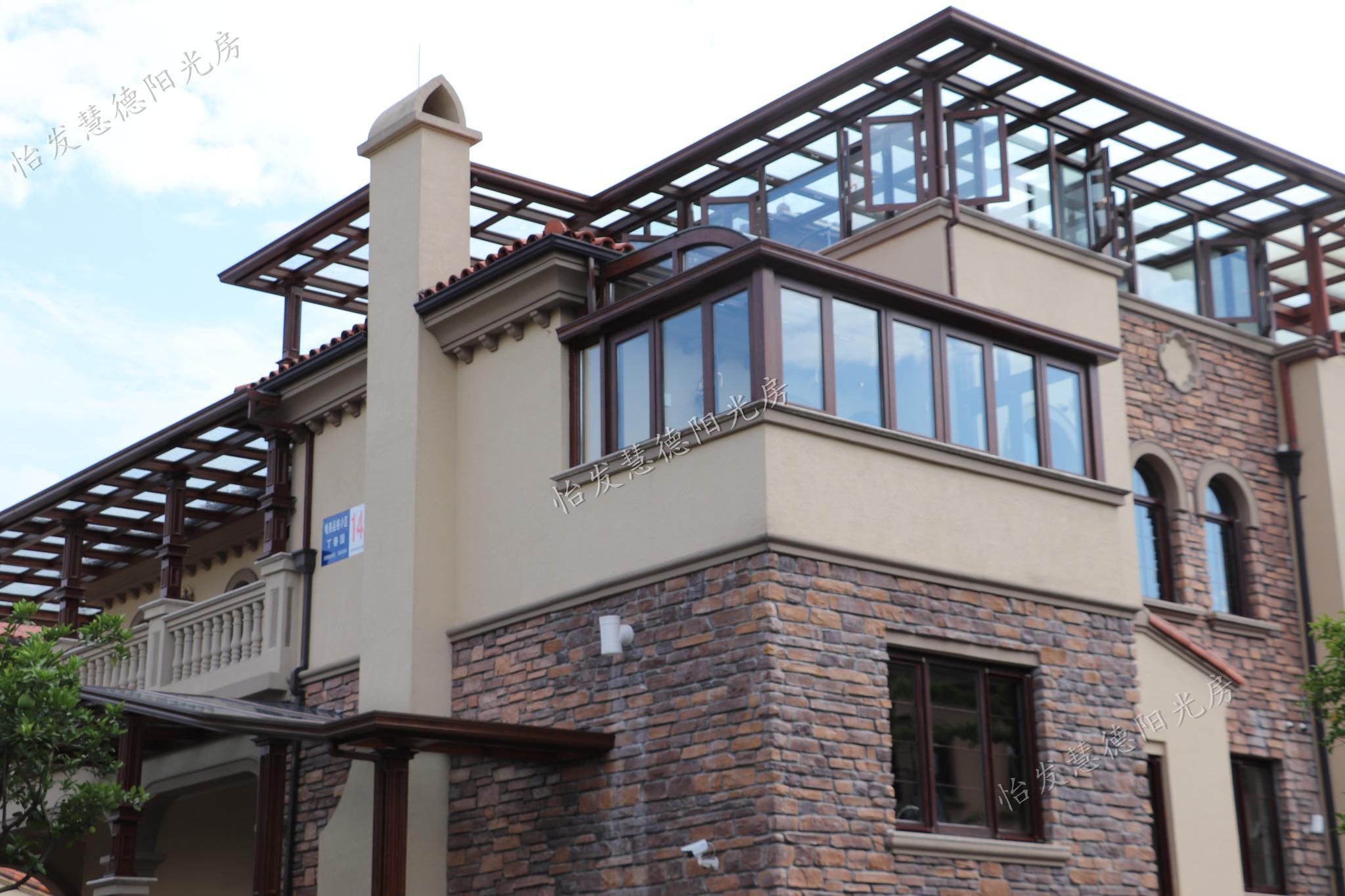 花园,露台搭建阳光房,用来种花草,晾衣服,夏天夜里赏月……可是呢很多