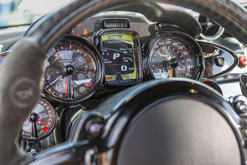 地表最速,驾驶帕加尼huayra roadster bc"跑山"太疯狂!