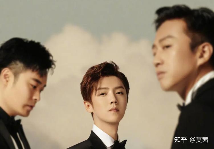 关晓彤,快管管你男友:34岁搞直播的鹿晗,已彻底"放飞自我"了