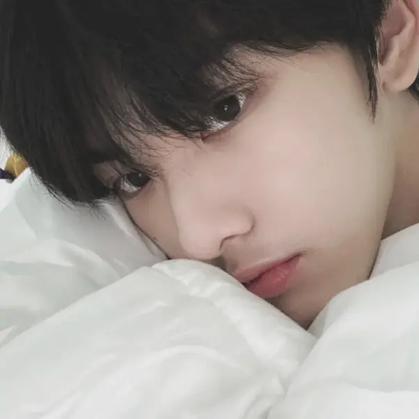 比较有意境的男生头像(共16张)