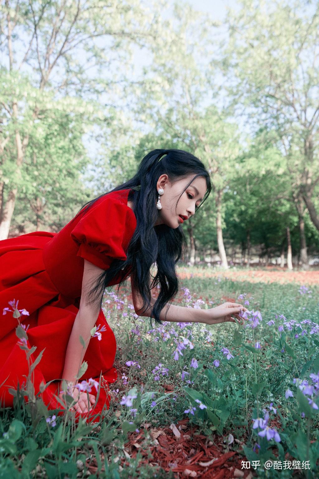 我和我们在一起开播甜美伴娘夏颜上线宛如出逃的玫瑰公主