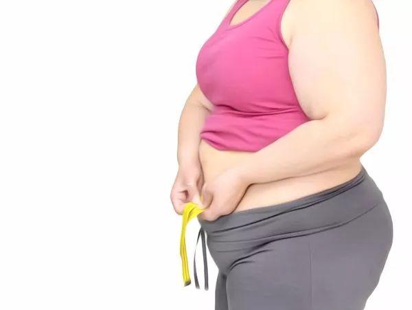 成了油腻的中年女人咋不要脸了