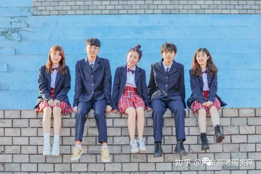 绝绝子!世界上竟有如此好看的校服!有你心仪的高校吗? - 知乎
