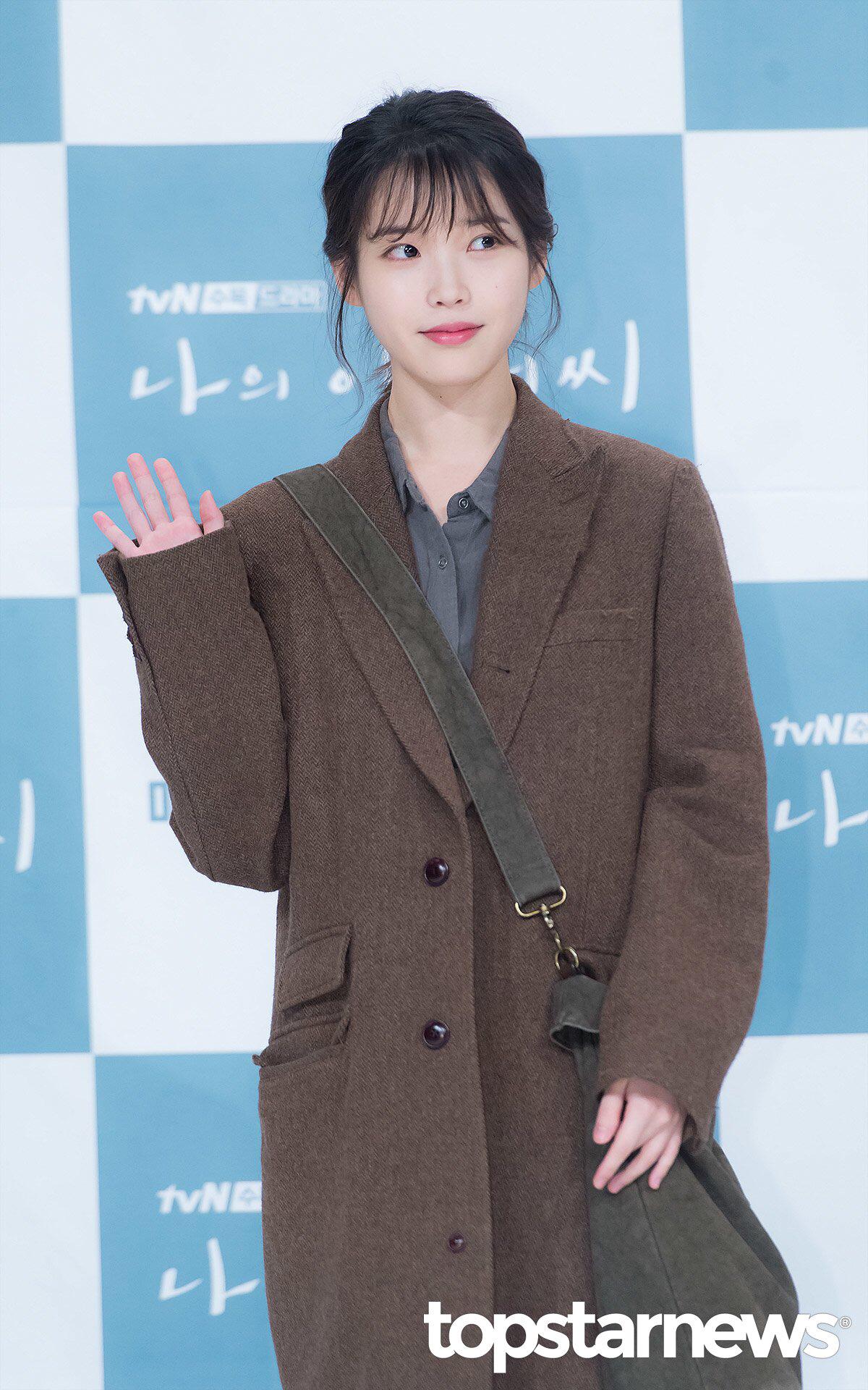 如何评价李知恩(iu)的长相?