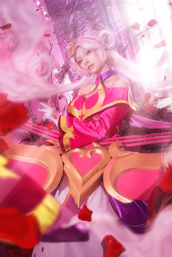 身为召唤师的我能够召唤二次元女神