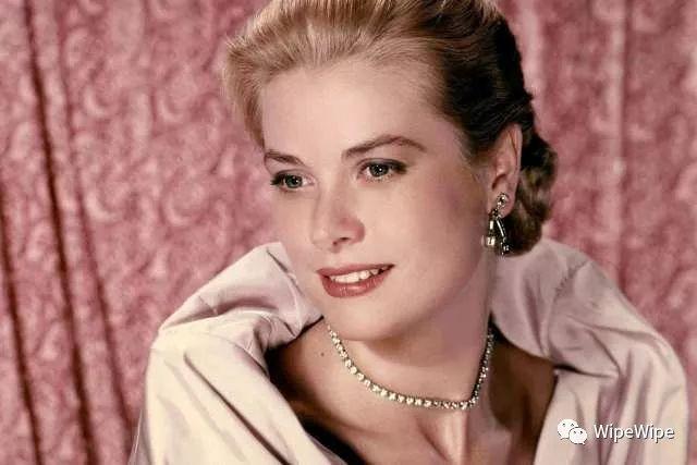 香水的评价前调科摩罗群岛依兰花精油大马士革玫瑰精油基调沙巴茉莉与