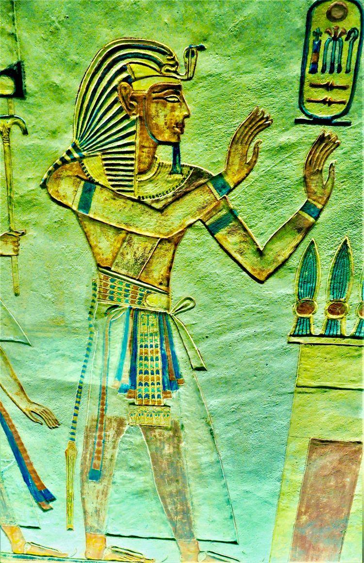 埃及-王后谷-amenkhopshef王子墓(qv55)壁画:拉美西斯三世向诸神引荐