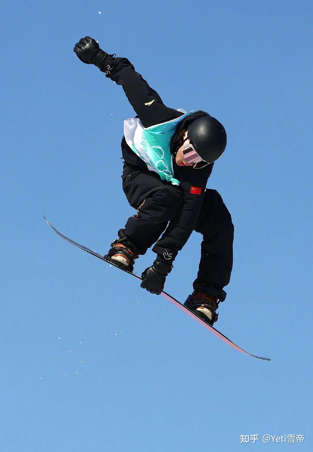 滑雪抓板动作图片