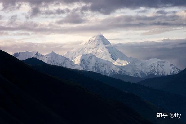 尼康z5,7999 套机香吗?