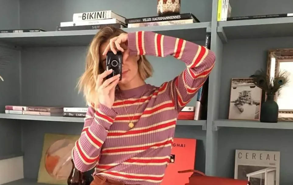 在家拍照姿势自拍 v2-aca245acbc164b789ead7a5419838df4_1440w.jpg?source=172ae18b