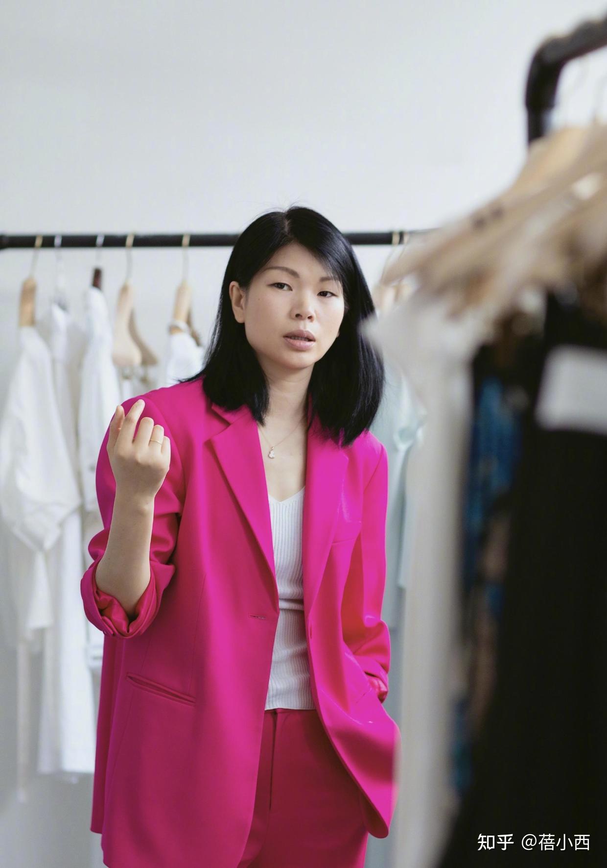 丑模吕燕的人生真励志,从超模变成服装设计师,品味和气质更高级 - 知乎