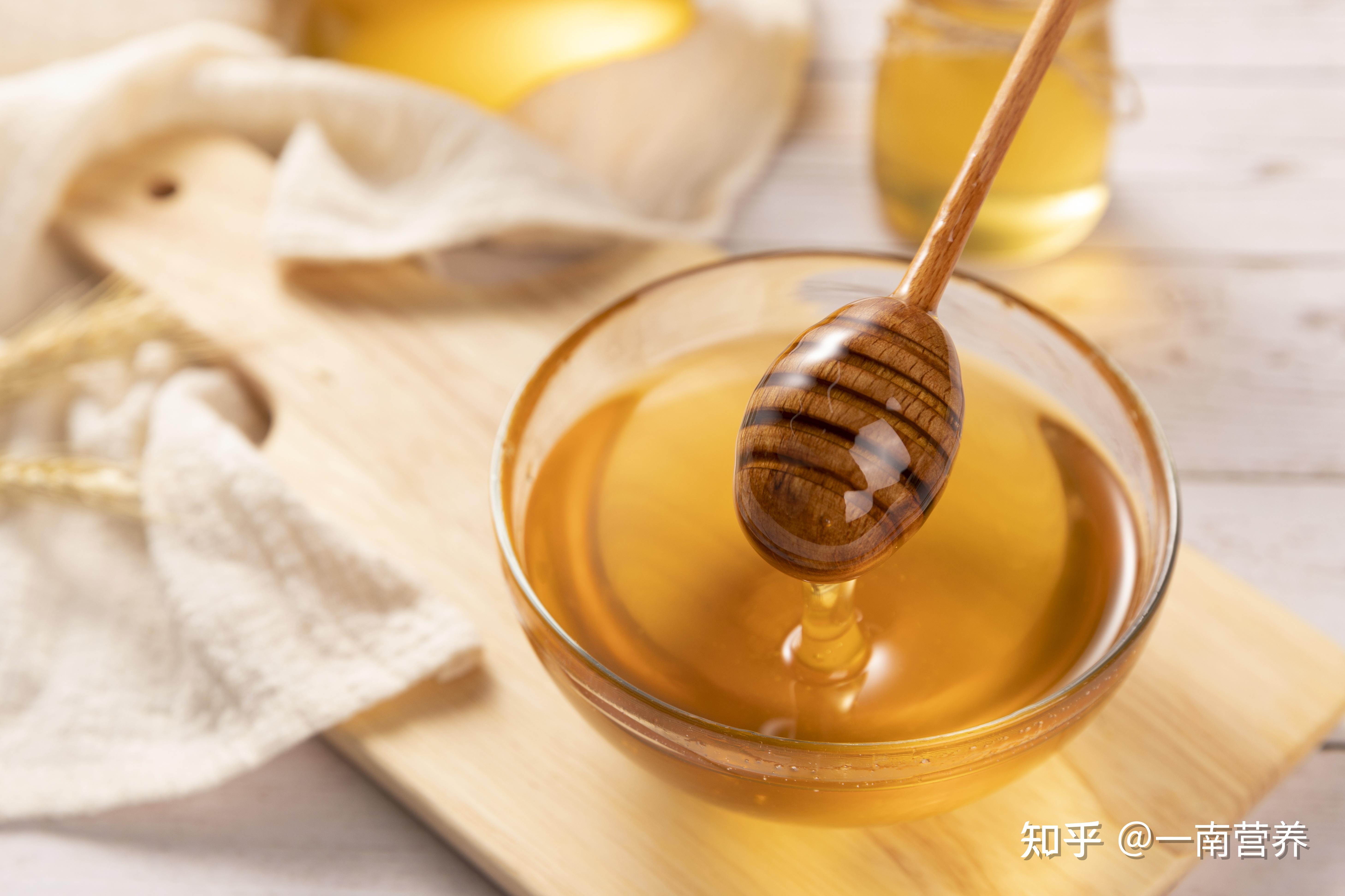 老年便秘喝蜂蜜好有用吗知乎(老年人长期便秘可以喝些什么茶)