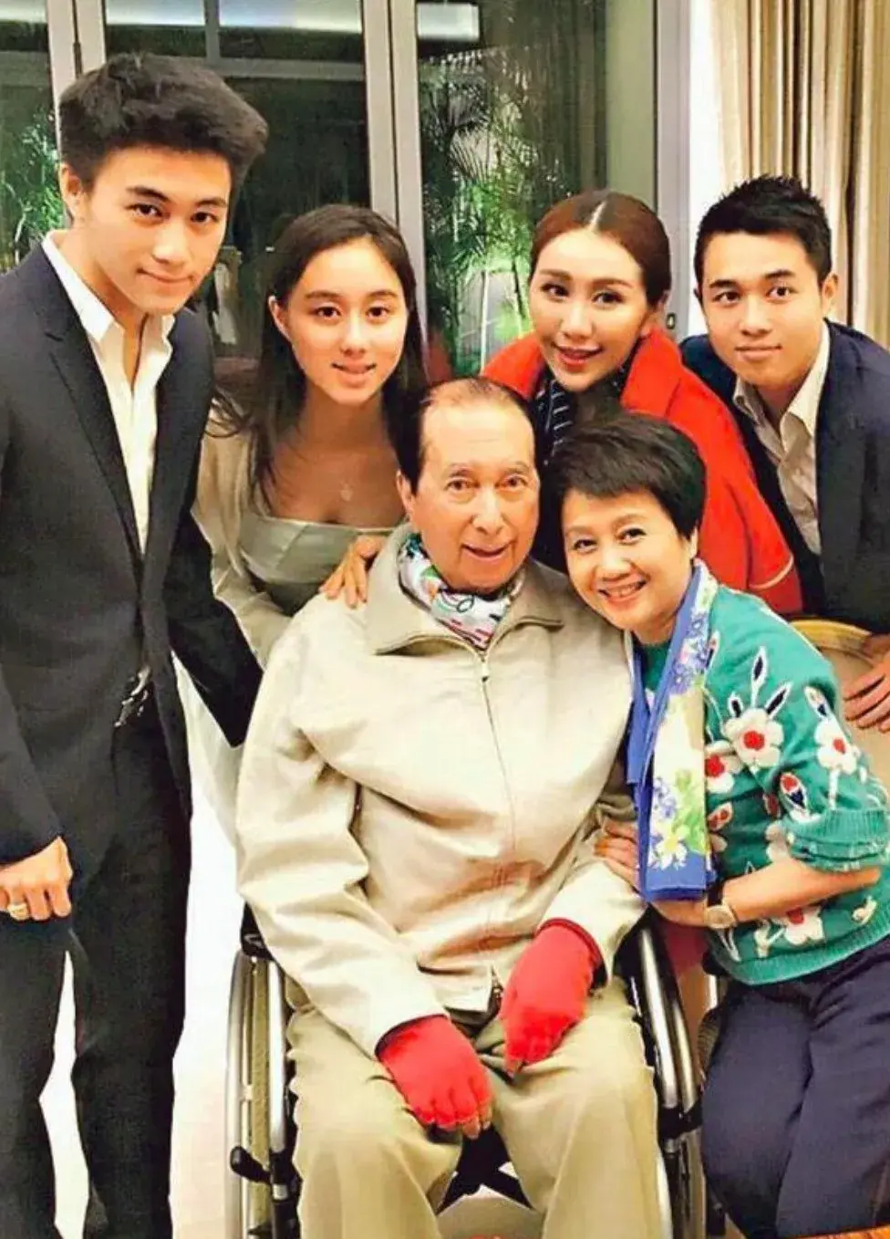 突发澳门赌王何鸿燊逝世享年98岁