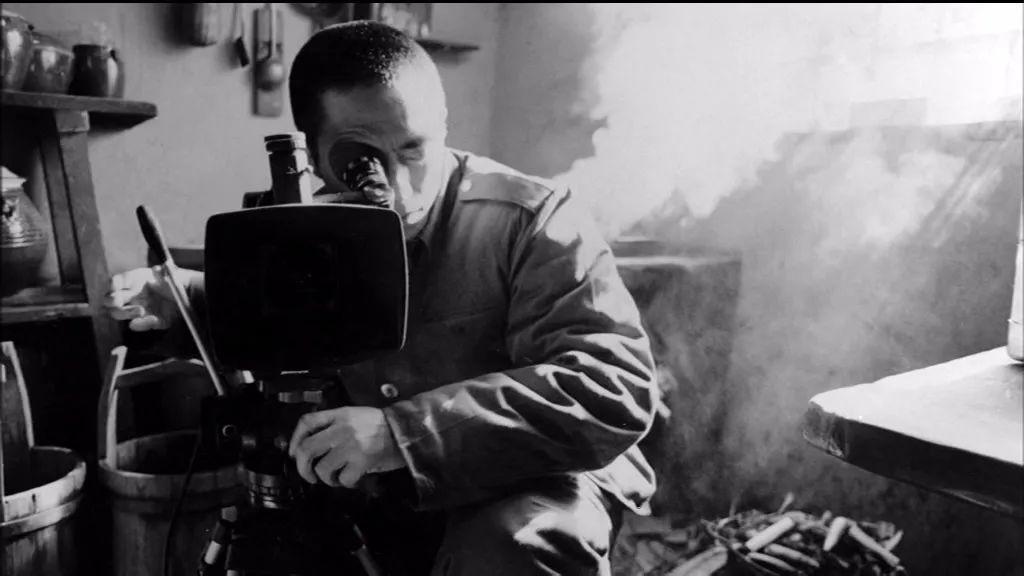 张艺谋人走茶凉