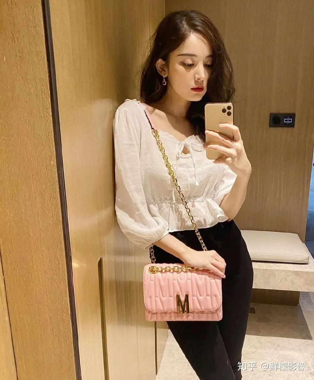 在家自拍也有100种出大片的姿势!