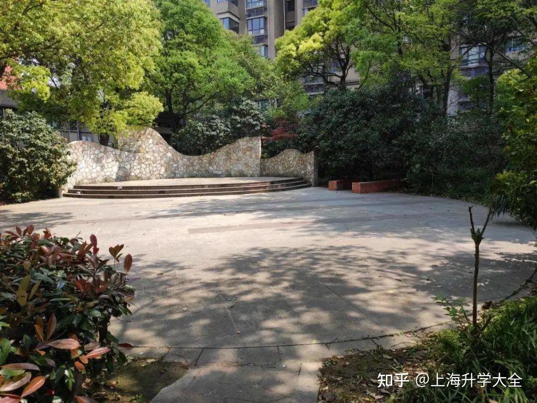 小區名稱:海洲國際華園區域板塊:黃浦-蓬萊公園單價:11.