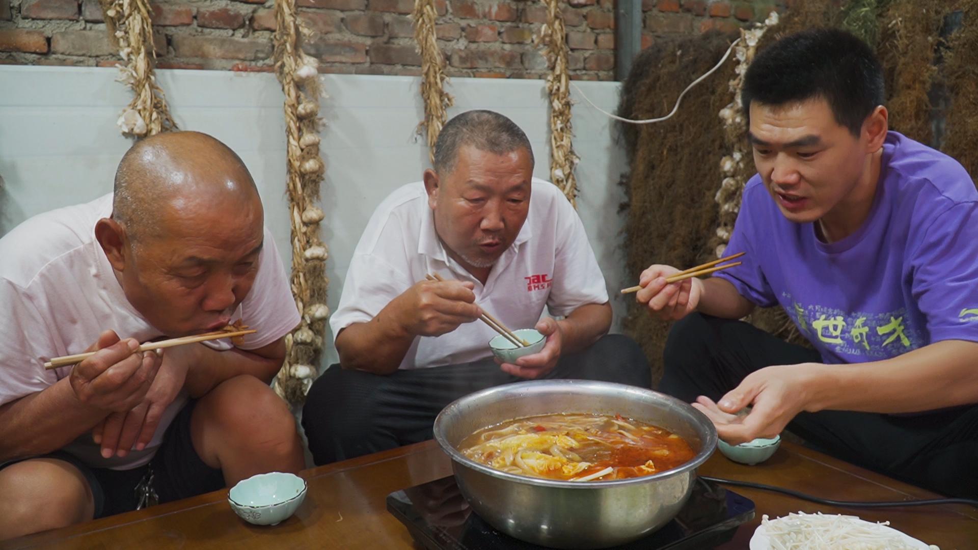 139 次播放涮羊肉北京美食火鍋羊排羊肉美食相關推薦 9:45阿遠買