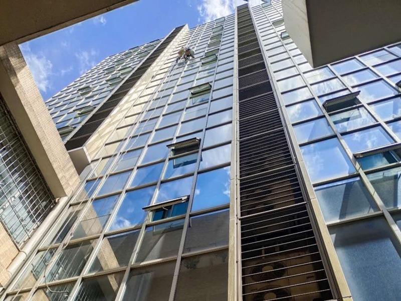 向外墙高空作业的蜘蛛侠们致敬