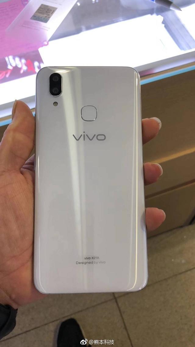 vivox21真机上手骁龙660刘海屏