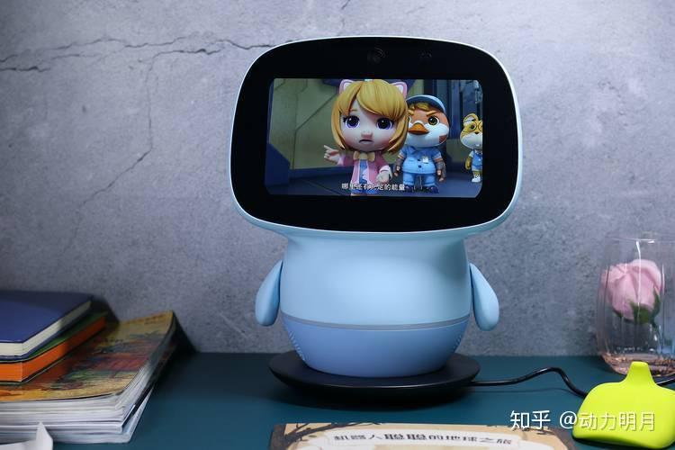v2-ad675d62dfb24c9322229364c7a2ce01_b.jpg 聪聪AI陪伴教育机器人的全面评测