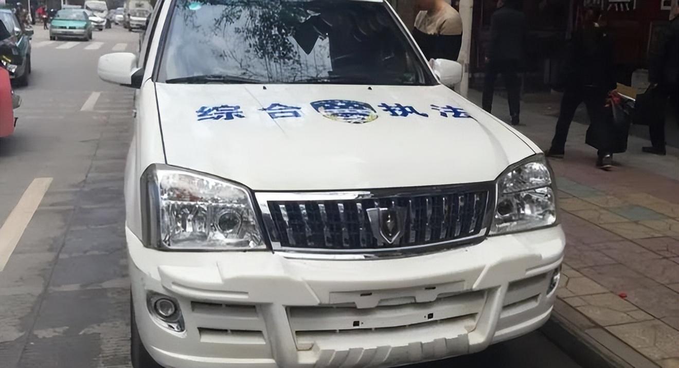 城管执法车未挂牌就上路官方的回应网友不淡定了