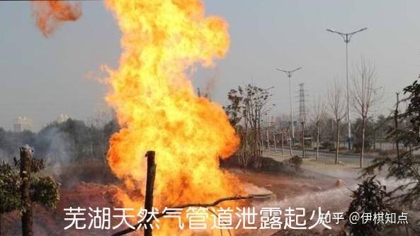 这类似于沼气池,在产甲烷细菌的作用下,污水中的有机物会被代谢并释放