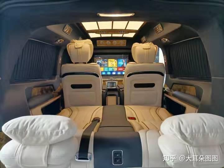 奔驰圣姆峰.巅峰隔断定制版，凌风展翼升降车标，壕无人性 - 知乎
