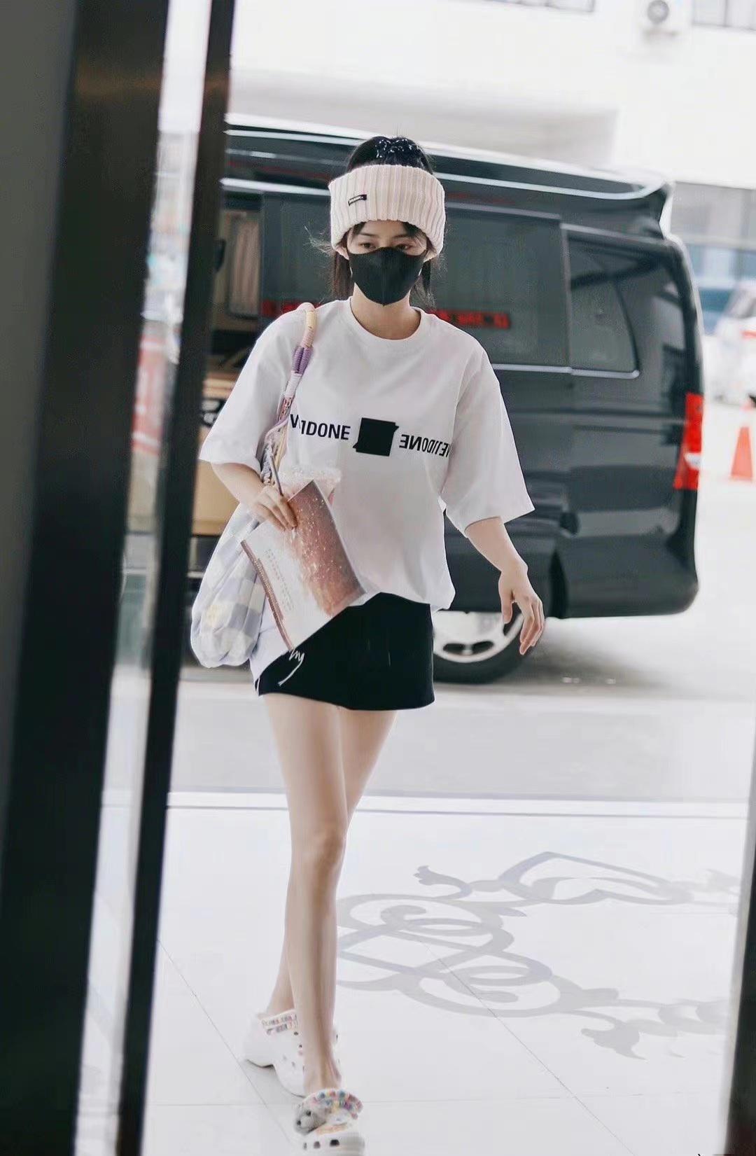 警察荣誉女主白鹿私服t恤短裤经典黑白配清爽简约又大方