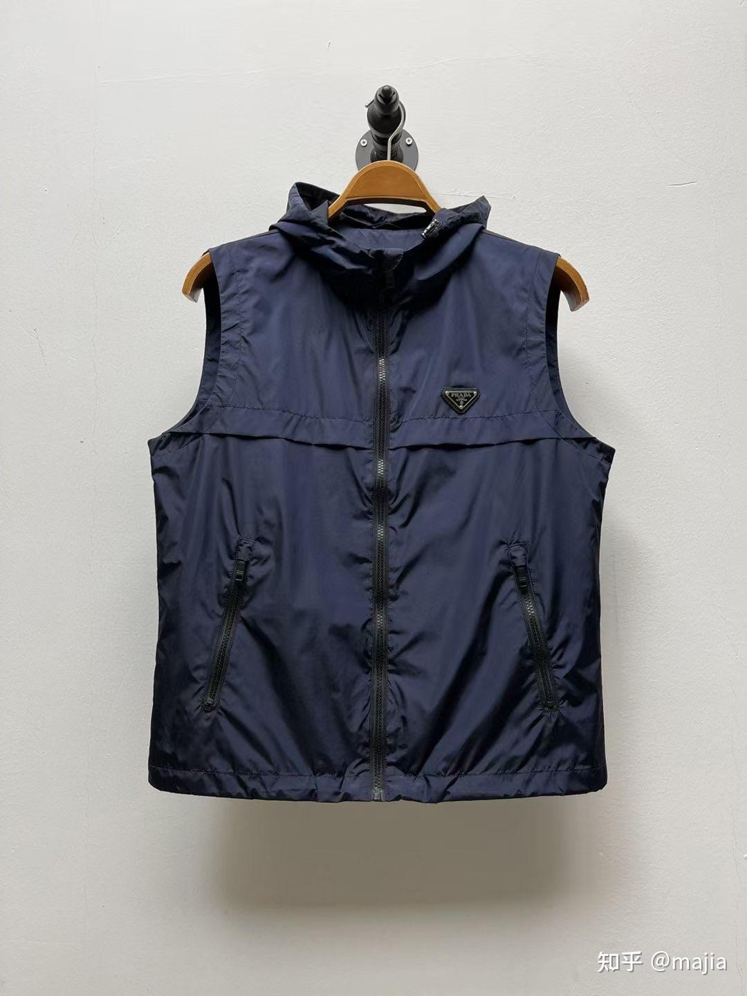 prada男款普拉达连帽马甲