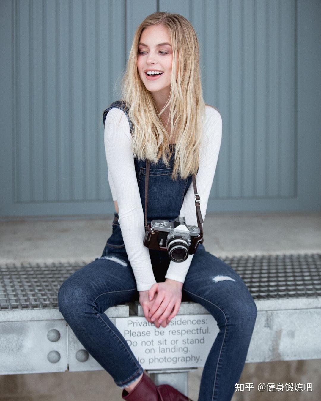 22岁美国健身美少女身材火辣腹肌迷人真正的好身材是这样的