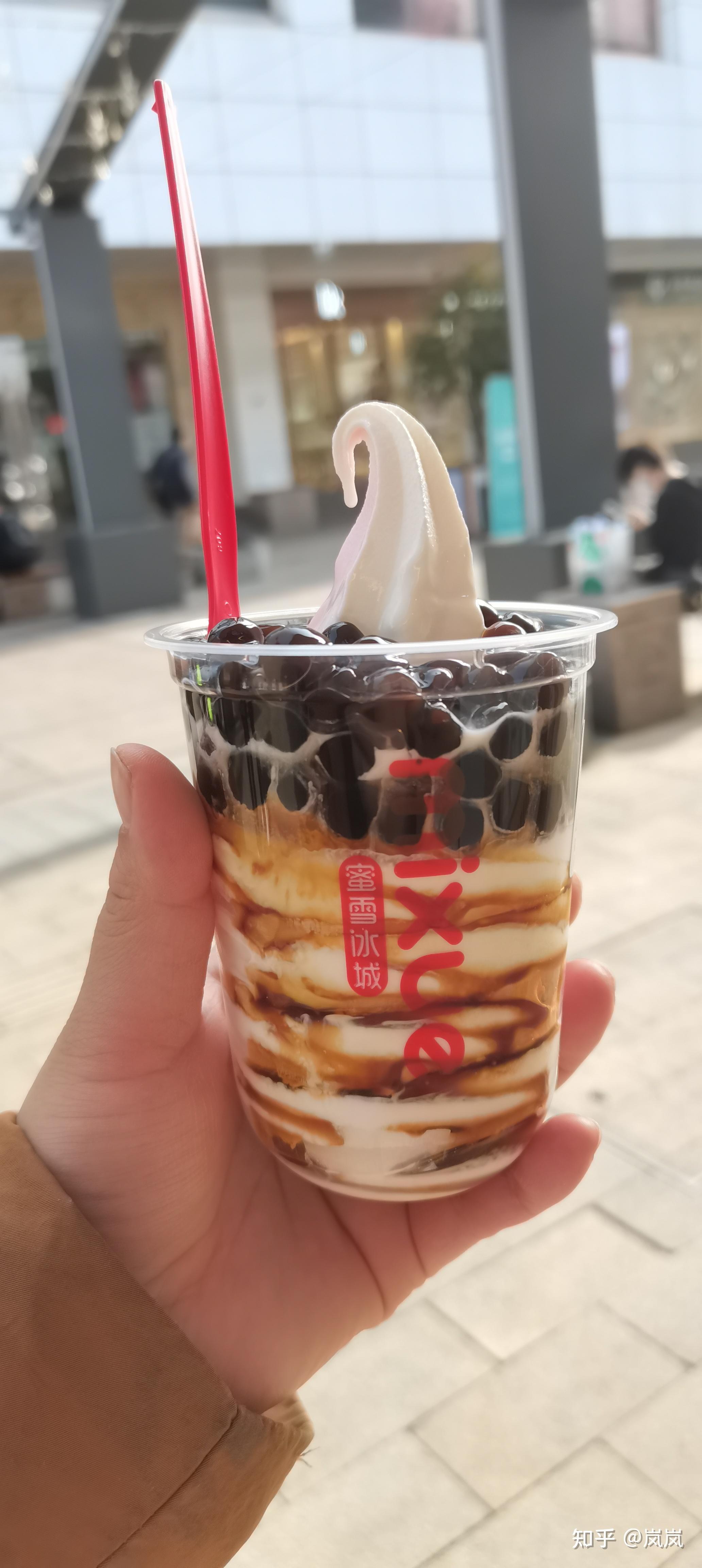 免费的麦辣鸡腿,红豆双皮奶,寿司蜜雪冰城奶茶和百香果