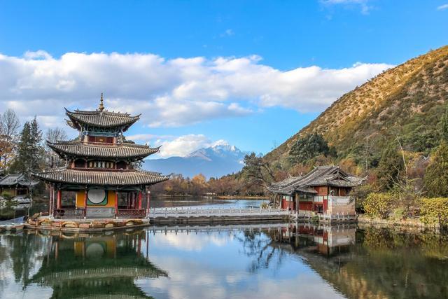 云南丽江有很多小众景点黑龙潭就是其中一个这里风景超美