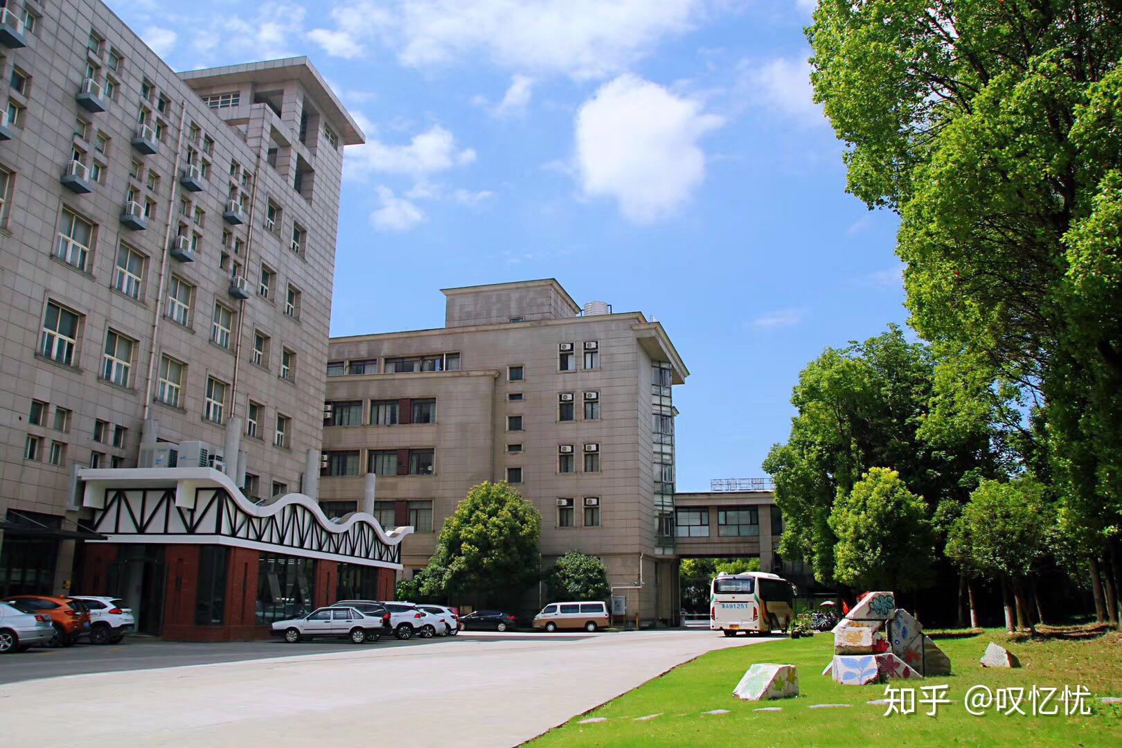 上海东方文化艺术进修学院高中部