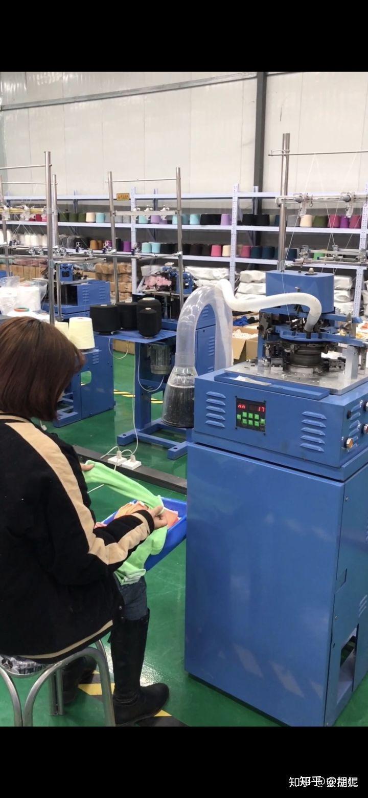 不同的袜子机器所生产出的袜子的品质也使有所不同的,一些性能比较好