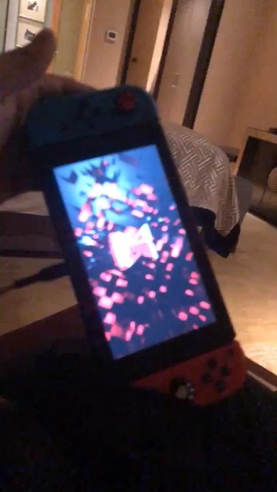 手机为什么自动关机打不开 v2-ae78d21c5f6d95cc8b918f7bcef5c65c.jpg?source=1940ef5c