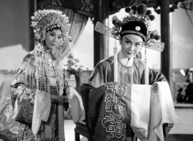 安庆市著名剧作家王兆乾根据民间艺人口述的传统戏《双救主》重新创作